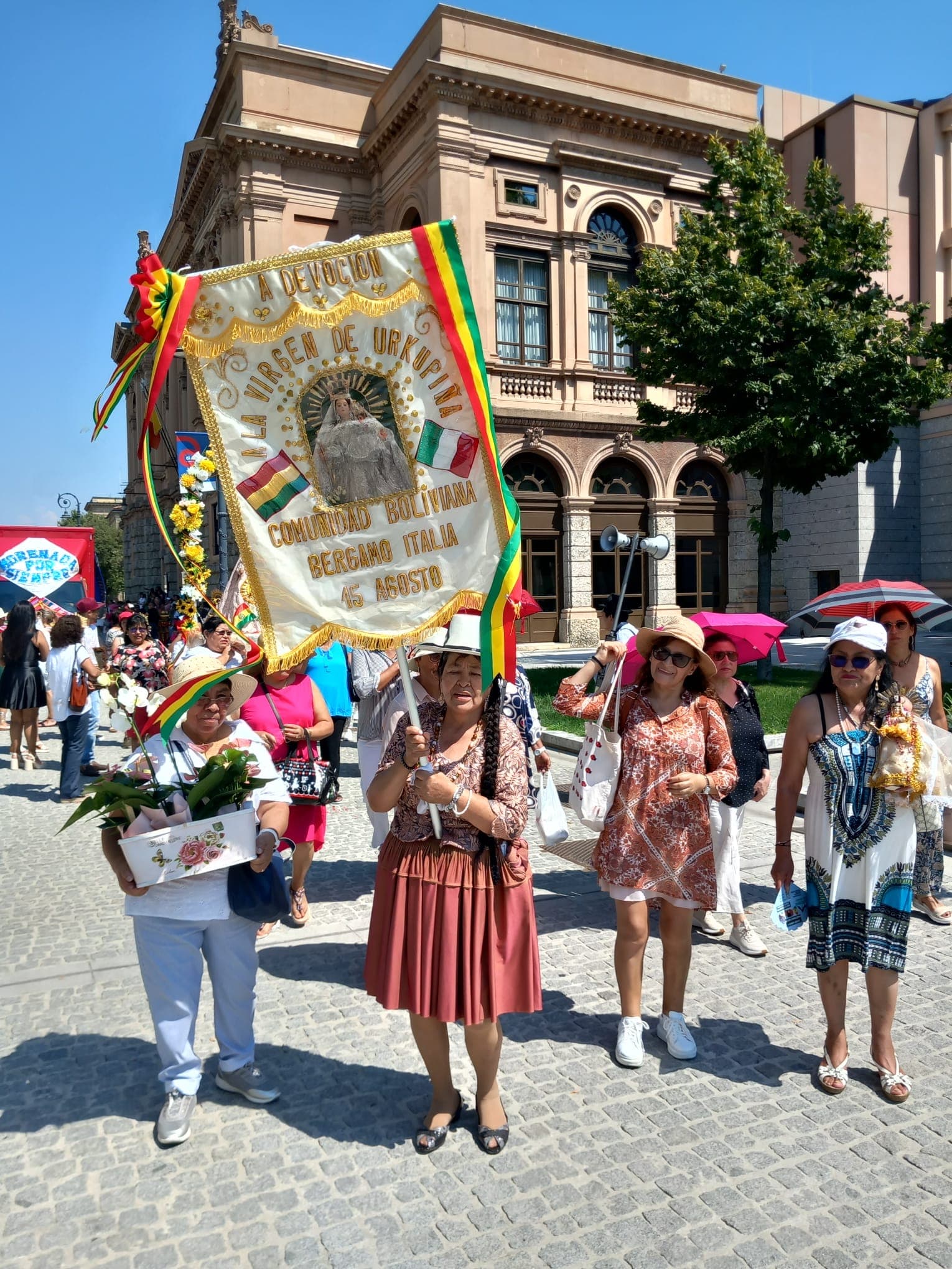 Comunità latinoamericana in festa: Virgen di Urkupiña e non solo